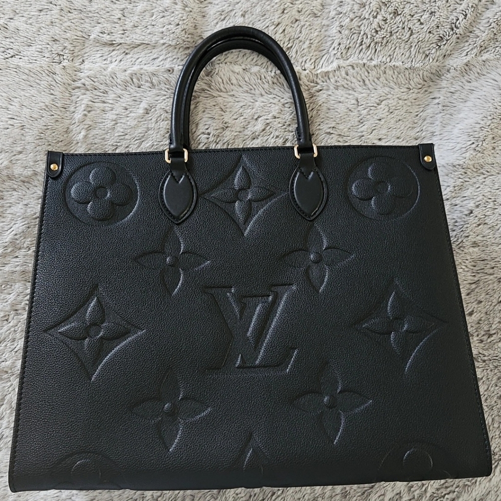 LV on the go bag